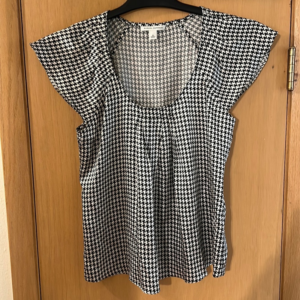 Banana Republic Women’s Silk Houndstooth Cap Sleeve Blouse Top Black White Small